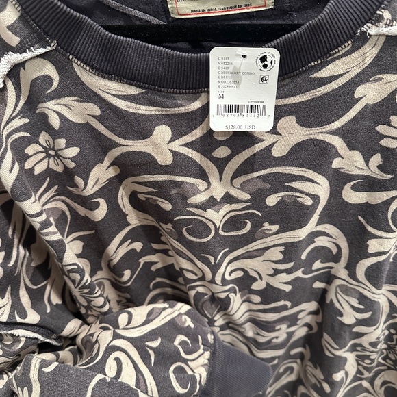 We The Free Printed Bubble Up Pullover - Picture 6 of 9